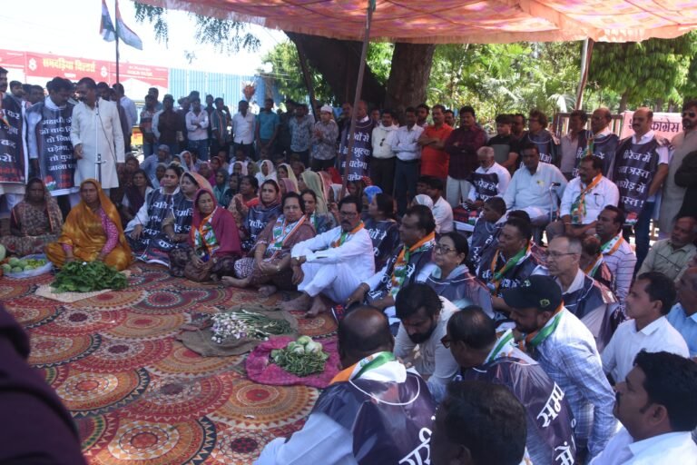 बाजार बैठक शुल्क नहीं देंगे, जन संसद में प्रस्ताव पास*